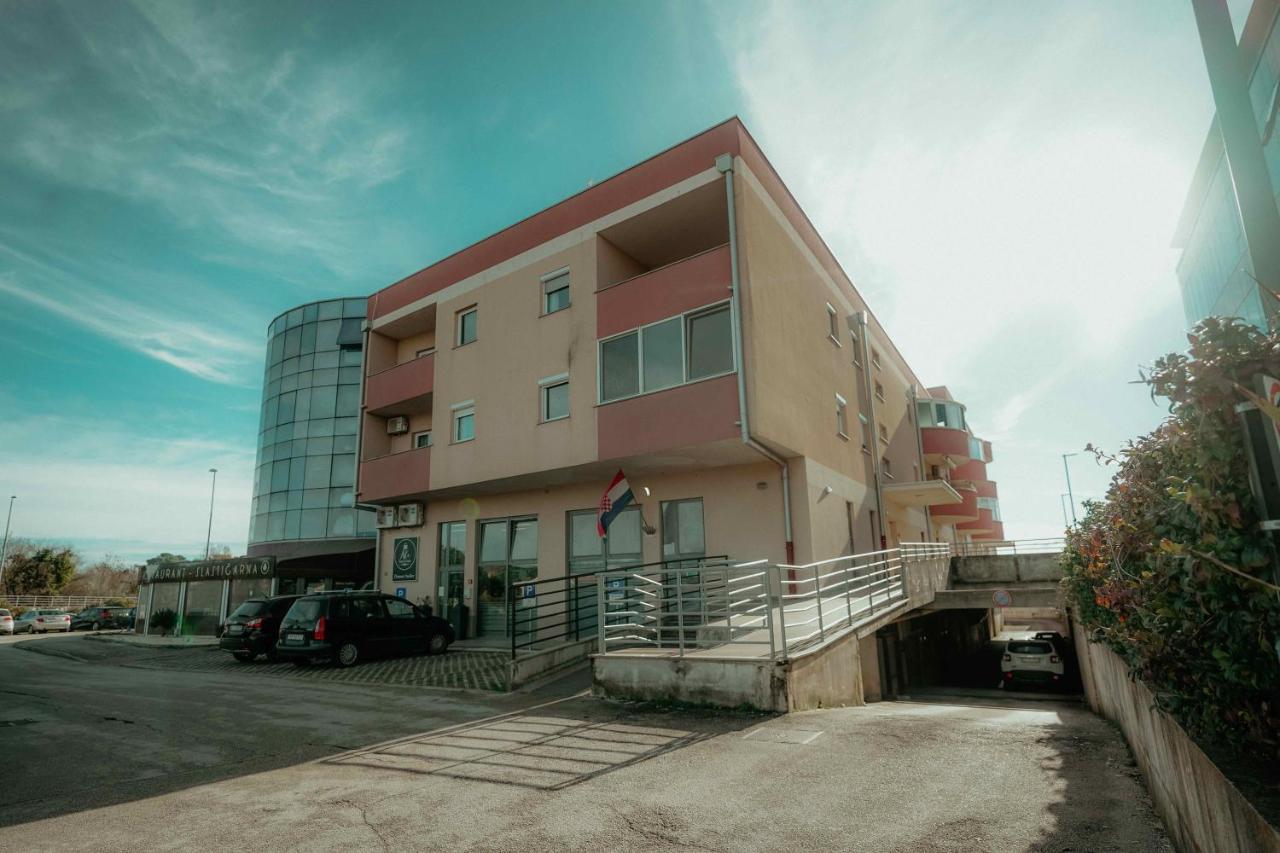 Apartment Rondo Pula Lovely And Sunny Buitenkant foto